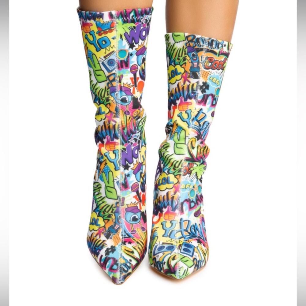 Liliana Colorful Graffiti Print Women's Boots, New without tags!